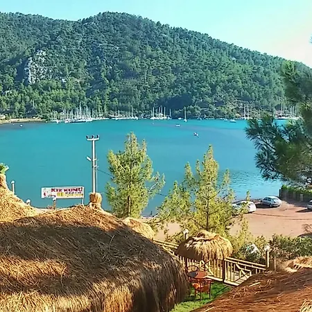 Bed & Breakfast Pinar's Bungalow Houses